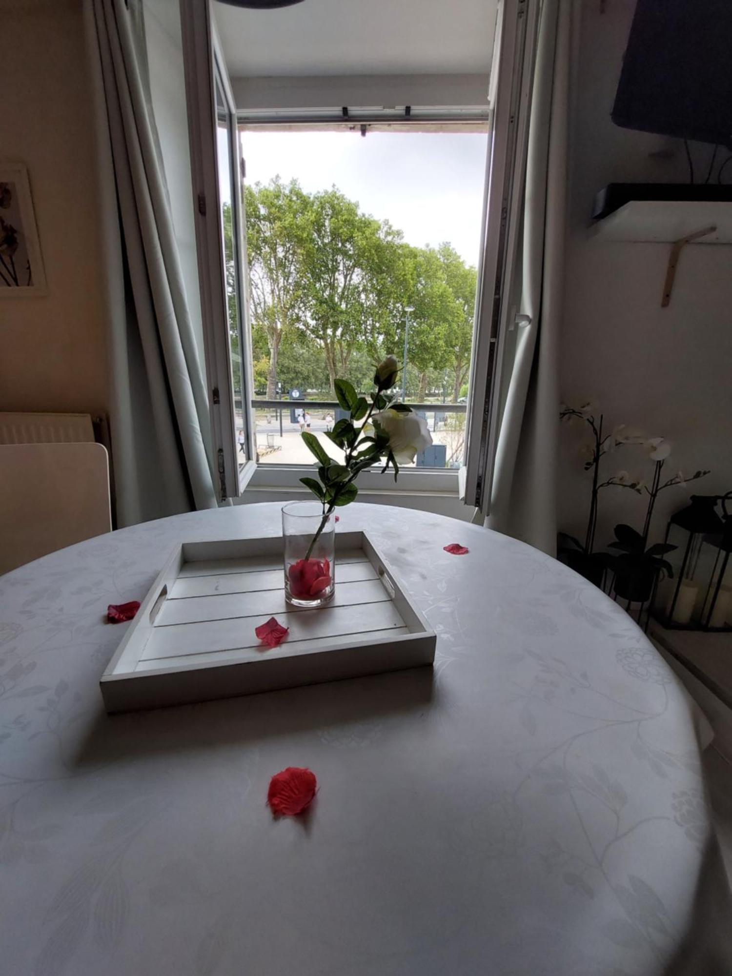Love Room White - Les Delices Rooms Angers Ngoại thất bức ảnh